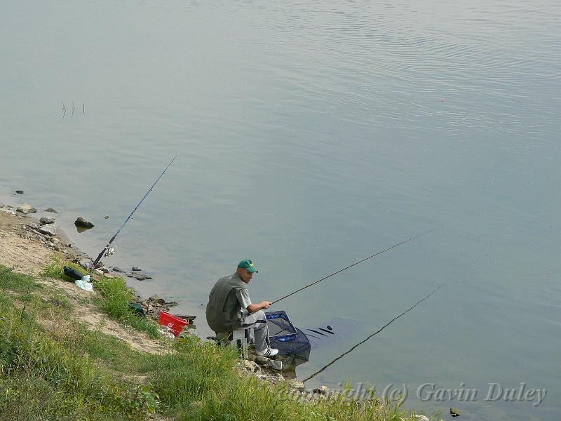 Fishing on the Loire P1130272.JPG